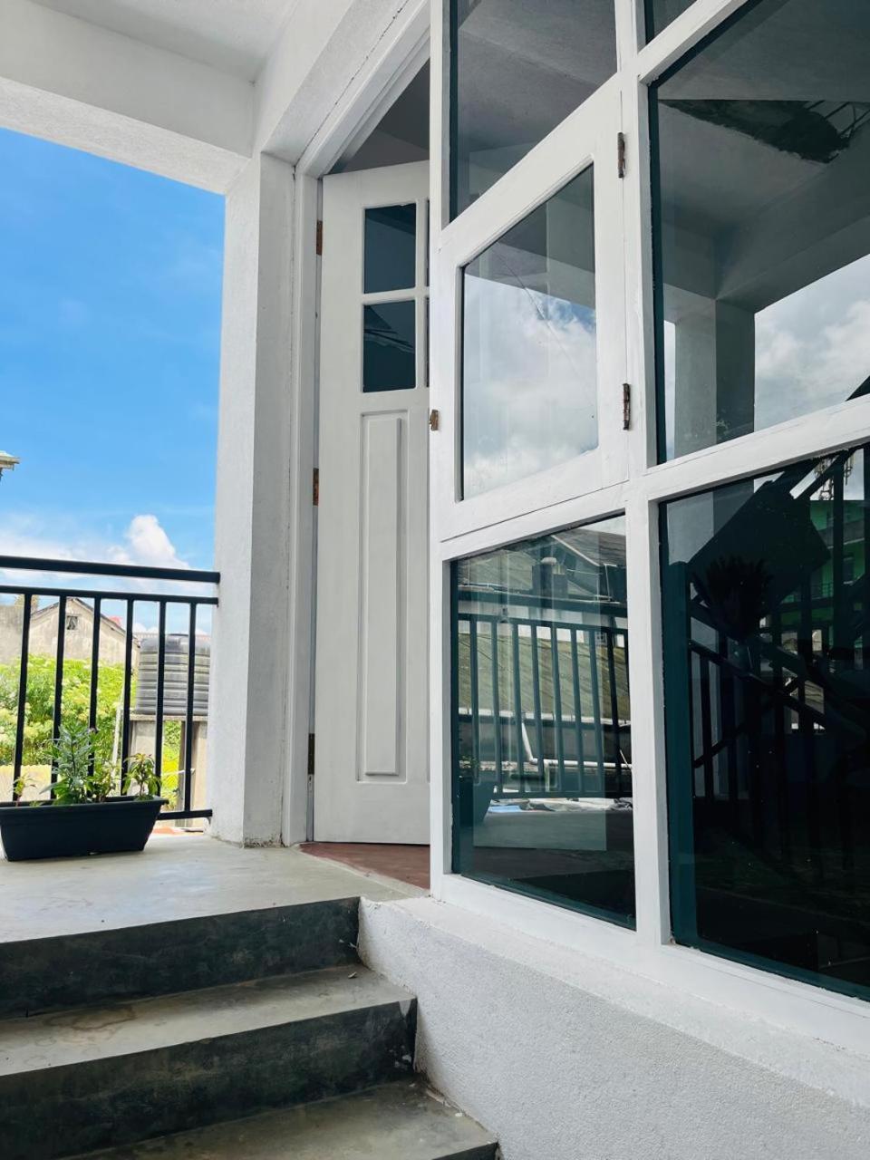 The Urban Hideout Apartment Nuwara Eliya Ngoại thất bức ảnh